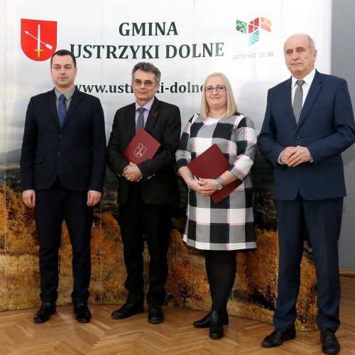 Wręczenie nagród i stypendiów uzdolnionej młodzieży